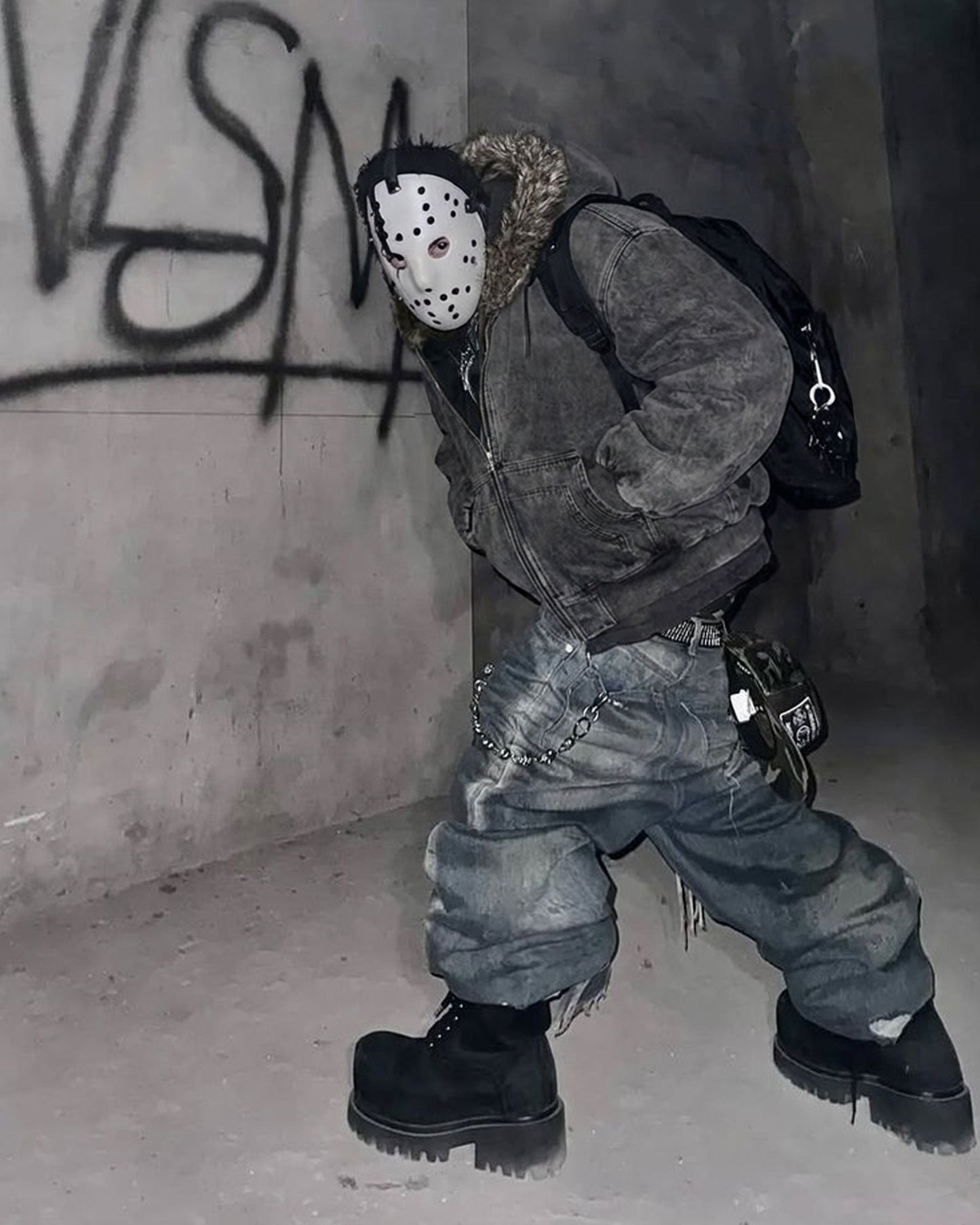 Cropped-Boxy Hoodie in Stone-Washed Cotton