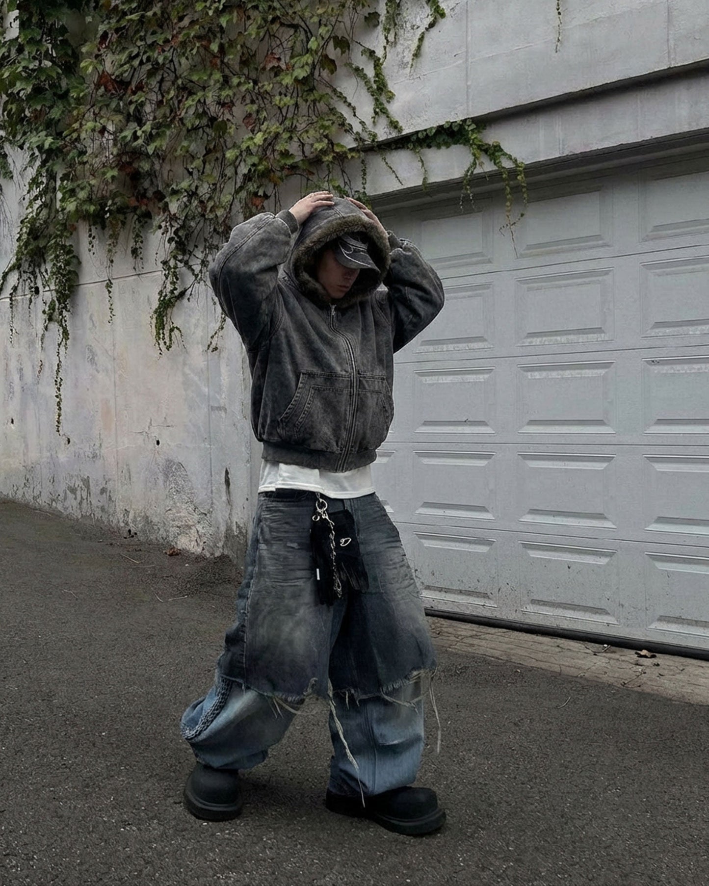 Cropped-Boxy Hoodie in Stone-Washed Cotton